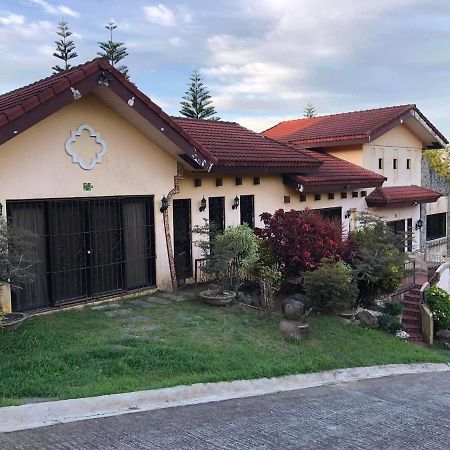 Tagaytay Bnr Guesthouse 4Br With Balcony 12-14 Guest Tagaytay City Екстер'єр фото