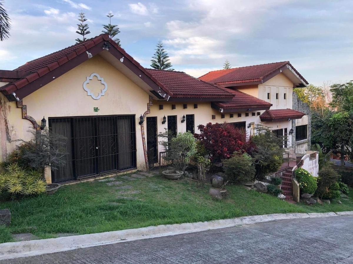 Tagaytay Bnr Guesthouse 4Br With Balcony 12-14 Guest Tagaytay City Екстер'єр фото