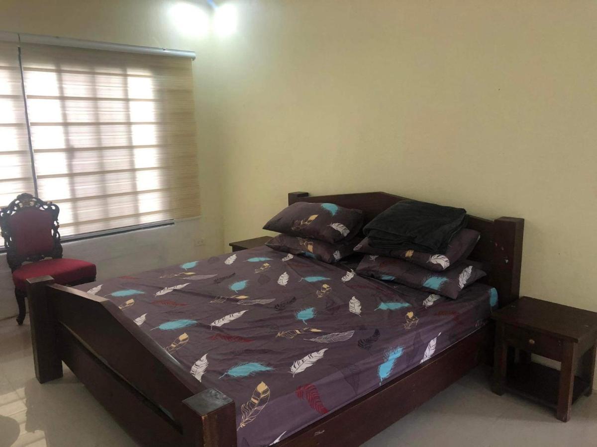 Tagaytay Bnr Guesthouse 4Br With Balcony 12-14 Guest Tagaytay City Екстер'єр фото
