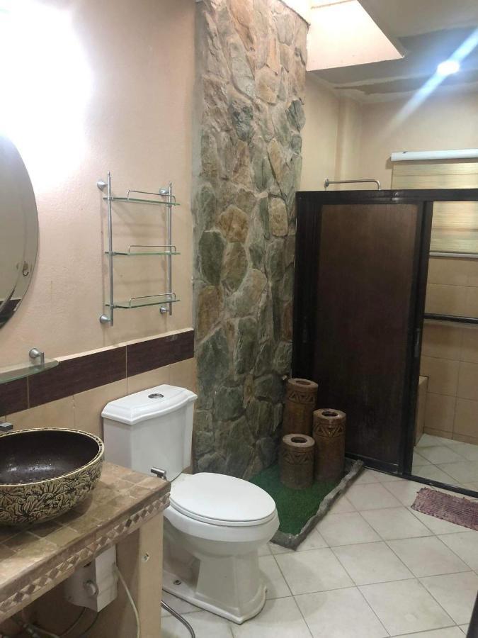 Tagaytay Bnr Guesthouse 4Br With Balcony 12-14 Guest Tagaytay City Екстер'єр фото