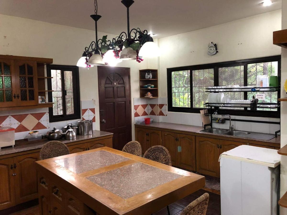 Tagaytay Bnr Guesthouse 4Br With Balcony 12-14 Guest Tagaytay City Екстер'єр фото
