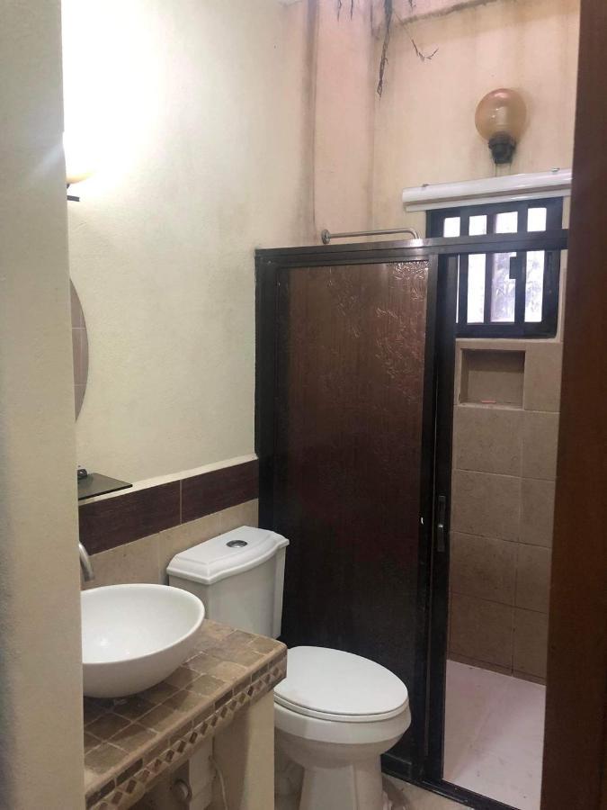 Tagaytay Bnr Guesthouse 4Br With Balcony 12-14 Guest Tagaytay City Екстер'єр фото